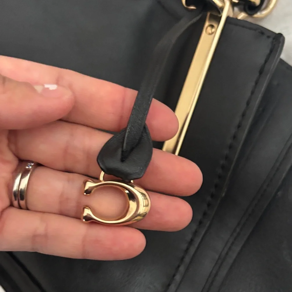 Coach Elegant Black Leather Handbag
